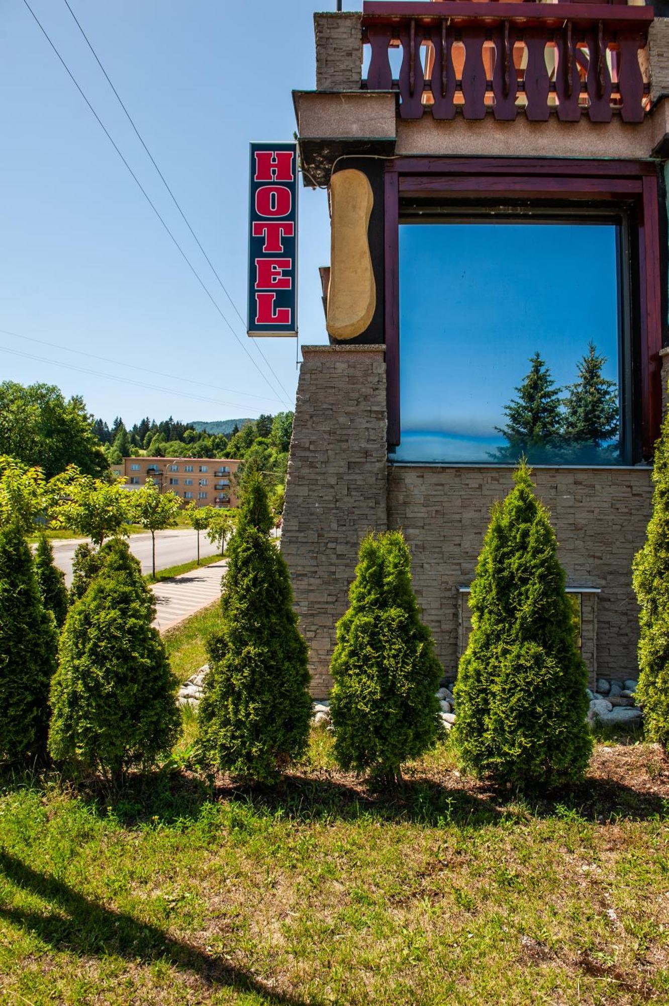 Hotel Áčko Ruzomberok Exterior foto